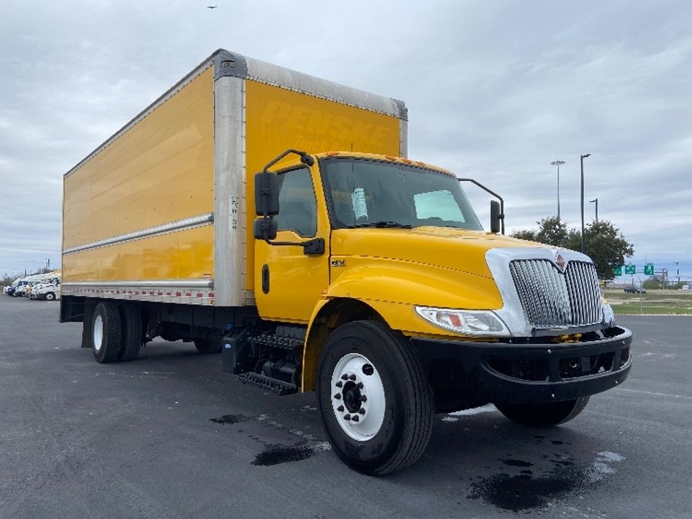 Medium Duty Box Truck-Light and Medium Duty Trucks-International-2021-MV607-San Antonio-TX-229,989\n\t\tmiles-$ 38,000 - Image 1