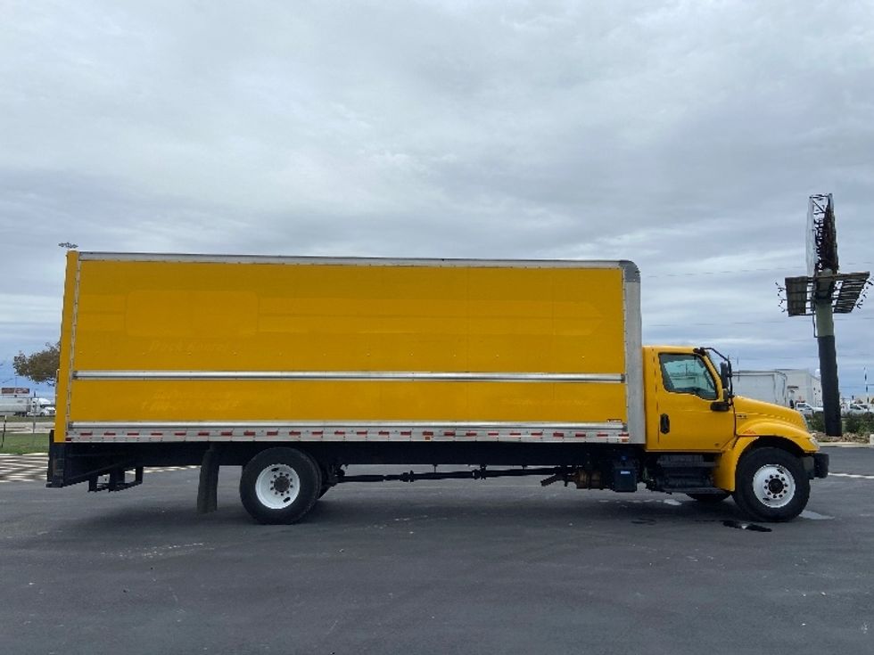 Medium Duty Box Truck-Light and Medium Duty Trucks-International-2021-MV607-San Antonio-TX-229,989\n\t\tmiles-$ 38,000 - Image 14