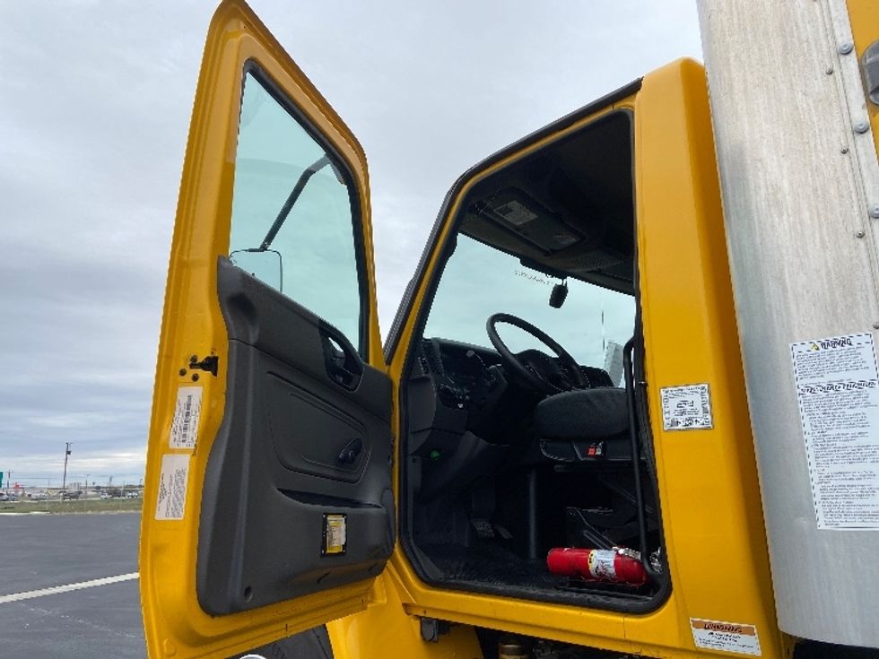 Medium Duty Box Truck-Light and Medium Duty Trucks-International-2021-MV607-San Antonio-TX-229,989\n\t\tmiles-$ 38,000 - Image 15