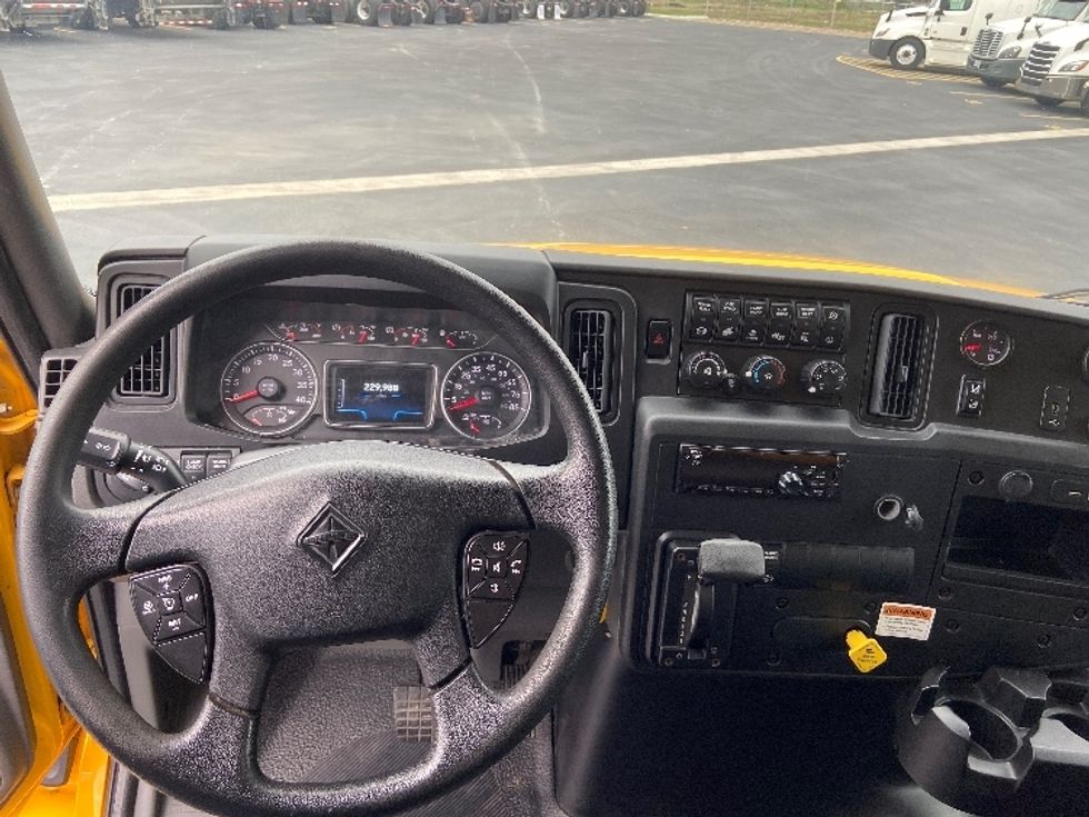 Medium Duty Box Truck-Light and Medium Duty Trucks-International-2021-MV607-San Antonio-TX-229,989\n\t\tmiles-$ 38,000 - Image 17