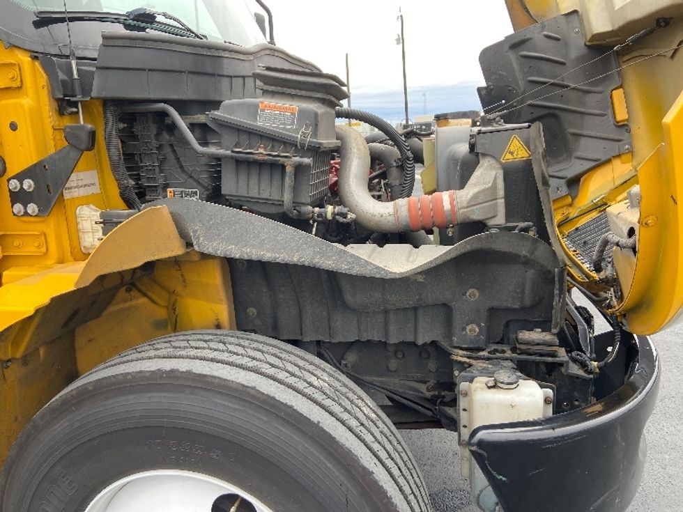 Medium Duty Box Truck-Light and Medium Duty Trucks-International-2021-MV607-San Antonio-TX-229,989\n\t\tmiles-$ 38,000 - Image 22