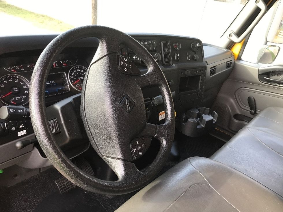 Medium Duty Box Truck-Light and Medium Duty Trucks-International-2021-MV607-San Antonio-TX-230,761\n\t\tmiles-$ 36,250 - Image 17