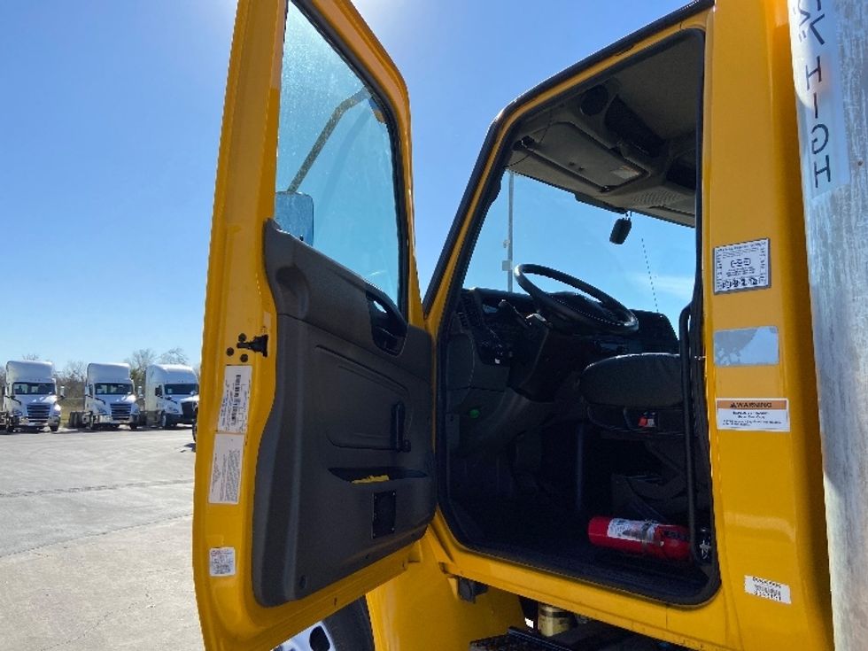 Medium Duty Box Truck-Light and Medium Duty Trucks-International-2021-MV607-San Antonio-TX-233,139\n\t\tmiles-$ 36,500 - Image 16