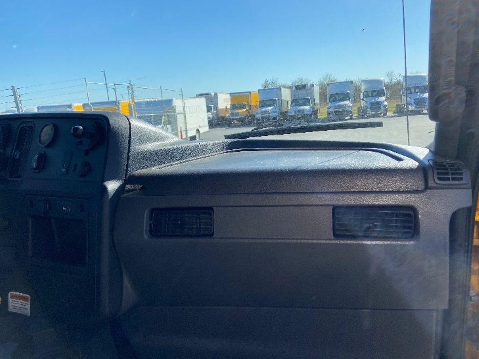 Medium Duty Box Truck-Light and Medium Duty Trucks-International-2021-MV607-San Antonio-TX-233,139\n\t\tmiles-$ 36,500 - Image 21