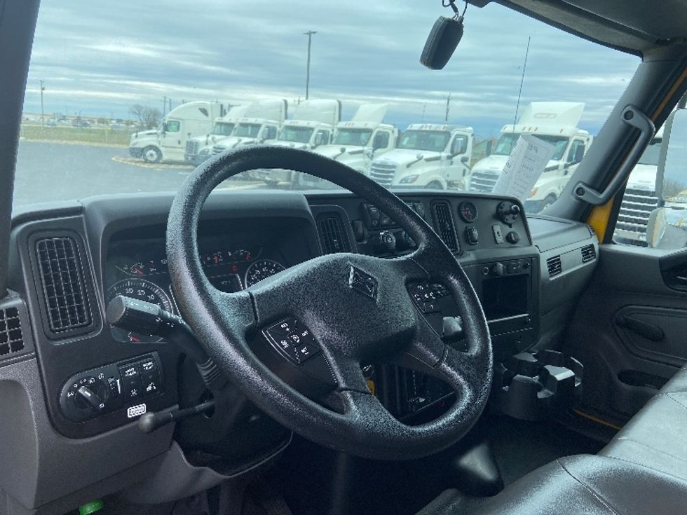Medium Duty Box Truck-Light and Medium Duty Trucks-International-2021-MV607-San Antonio-TX-233,926\n\t\tmiles-$ 37,250 - Image 17
