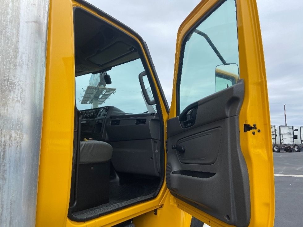Medium Duty Box Truck-Light and Medium Duty Trucks-International-2021-MV607-San Antonio-TX-233,926\n\t\tmiles-$ 37,250 - Image 20