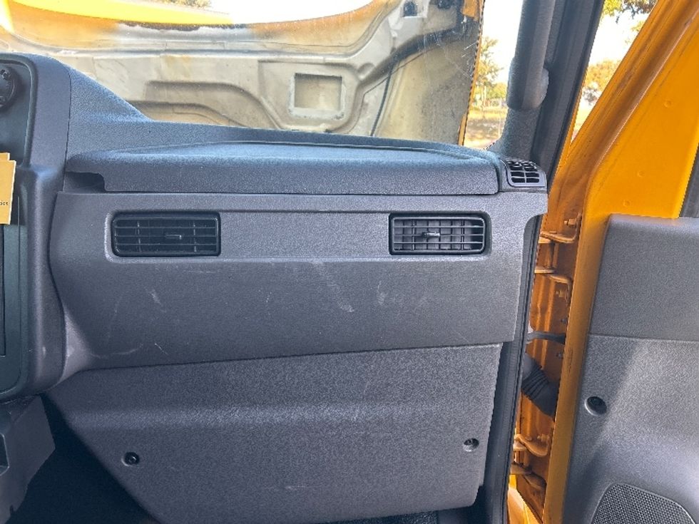 Medium Duty Box Truck-Light and Medium Duty Trucks-International-2021-MV607-San Antonio-TX-246,514\n\t\tmiles-$ 33,750 - Image 21