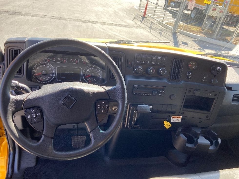 Medium Duty Box Truck-Light and Medium Duty Trucks-International-2021-MV607-San Antonio-TX-262,381\n\t\tmiles-$ 27,750 - Image 18