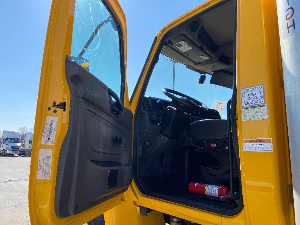 Medium Duty Box Truck-Light and Medium Duty Trucks-International-2021-MV607-San Antonio-TX-262,381\n\t\tmiles-$ 27,750 - Image 16