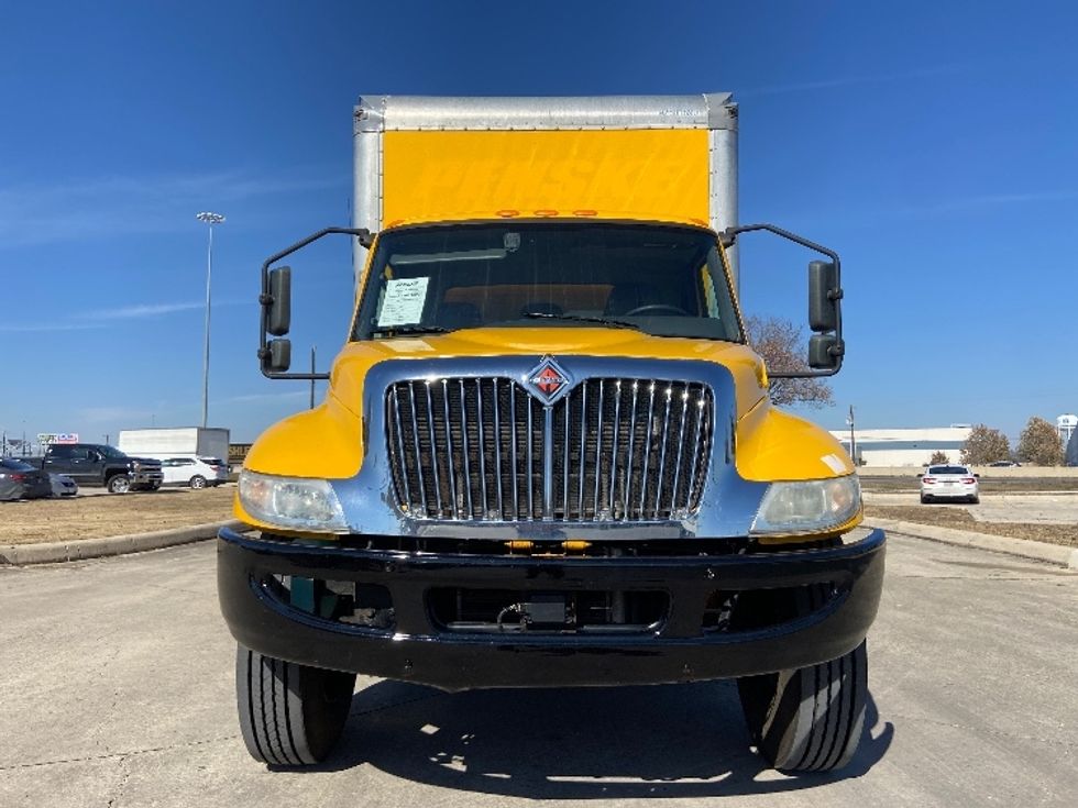 Medium Duty Box Truck-Light and Medium Duty Trucks-International-2021-MV607-San Antonio-TX-262,381\n\t\tmiles-$ 27,750 - Image 2