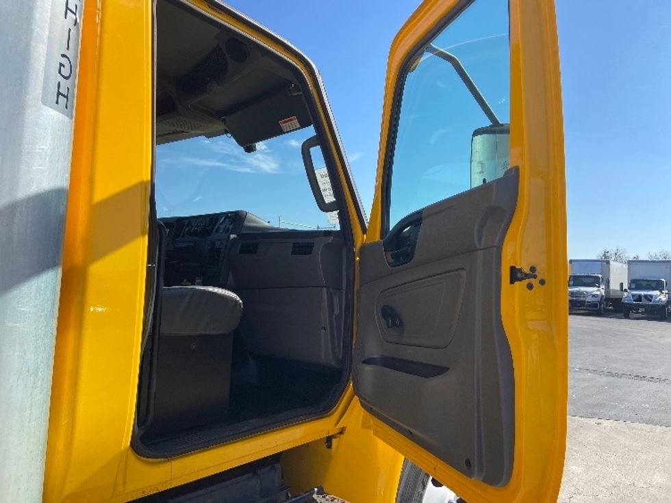Medium Duty Box Truck-Light and Medium Duty Trucks-International-2021-MV607-San Antonio-TX-262,381\n\t\tmiles-$ 27,750 - Image 20