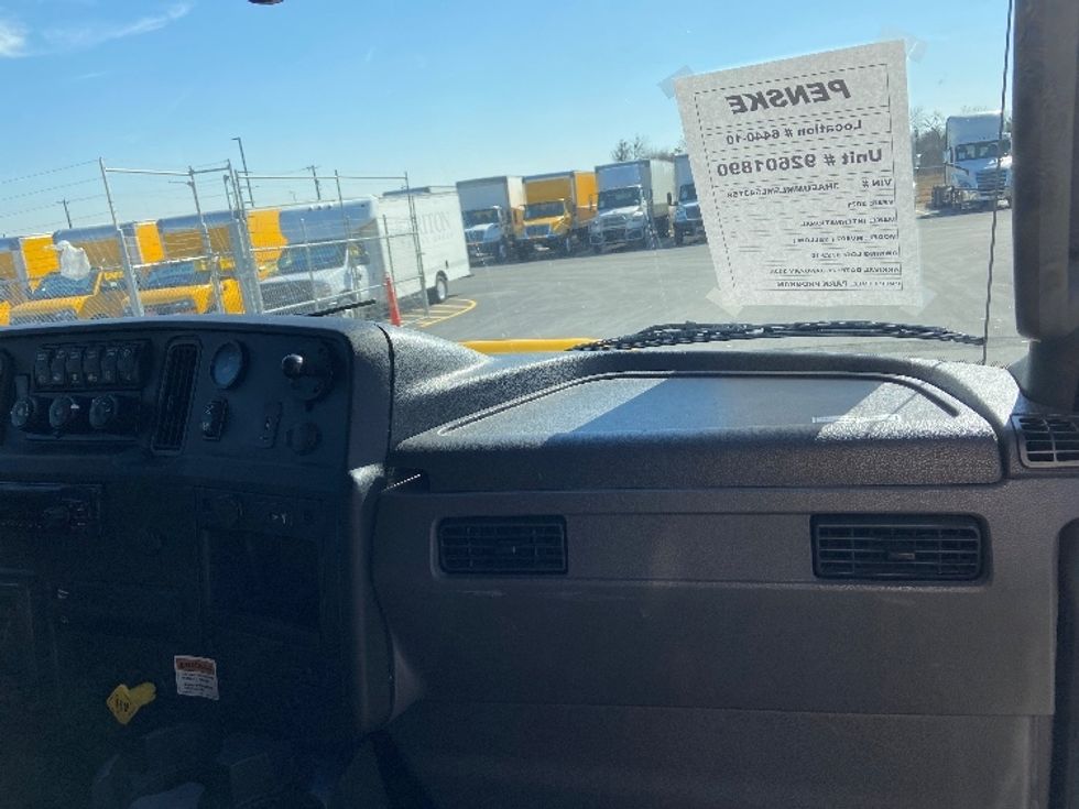 Medium Duty Box Truck-Light and Medium Duty Trucks-International-2021-MV607-San Antonio-TX-262,381\n\t\tmiles-$ 27,750 - Image 21