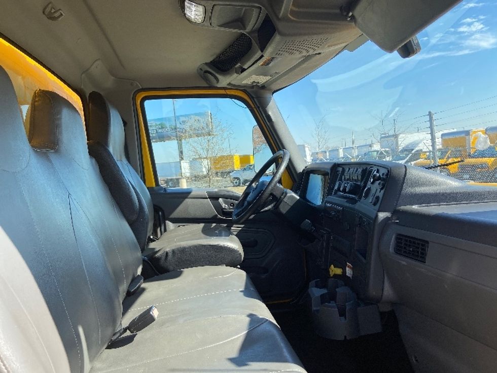 Medium Duty Box Truck-Light and Medium Duty Trucks-International-2021-MV607-San Antonio-TX-262,381\n\t\tmiles-$ 27,750 - Image 22