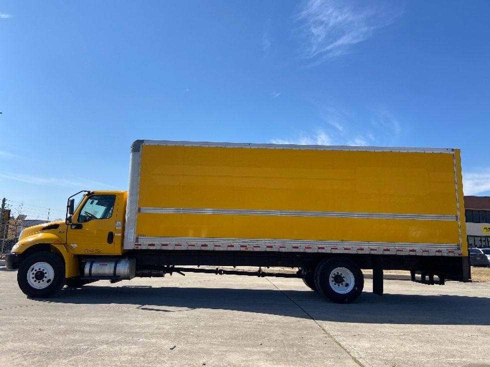 Medium Duty Box Truck-Light and Medium Duty Trucks-International-2021-MV607-San Antonio-TX-262,381\n\t\tmiles-$ 27,750 - Image 4
