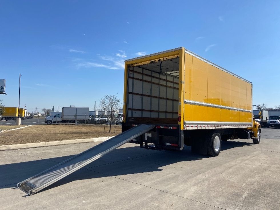 Medium Duty Box Truck-Light and Medium Duty Trucks-International-2021-MV607-San Antonio-TX-262,381\n\t\tmiles-$ 27,750 - Image 9