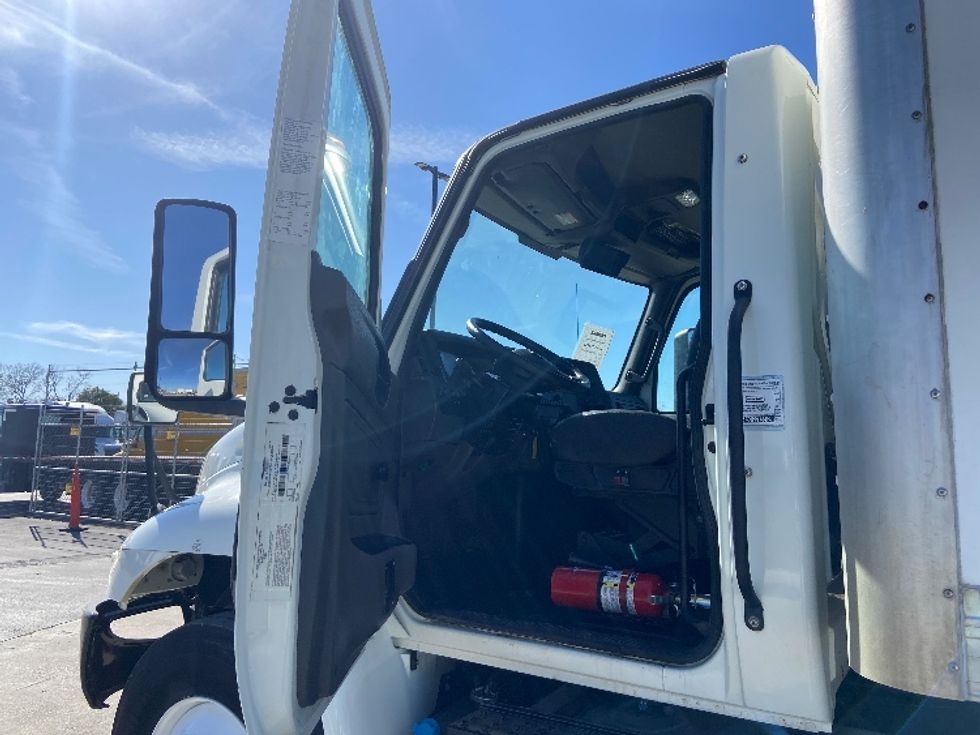 Medium Duty Box Truck-Light and Medium Duty Trucks-International-2021-MV607-San Antonio-TX-60,569\n\t\tmiles-$ 70,750 - Image 16