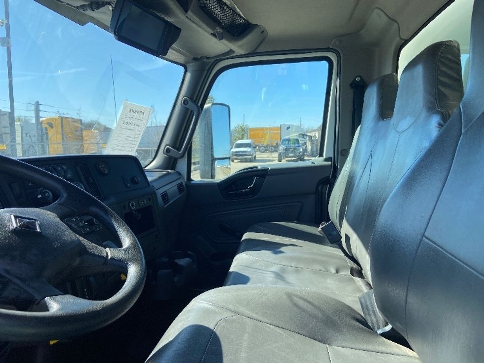 Medium Duty Box Truck-Light and Medium Duty Trucks-International-2021-MV607-San Antonio-TX-60,569\n\t\tmiles-$ 70,750 - Image 19