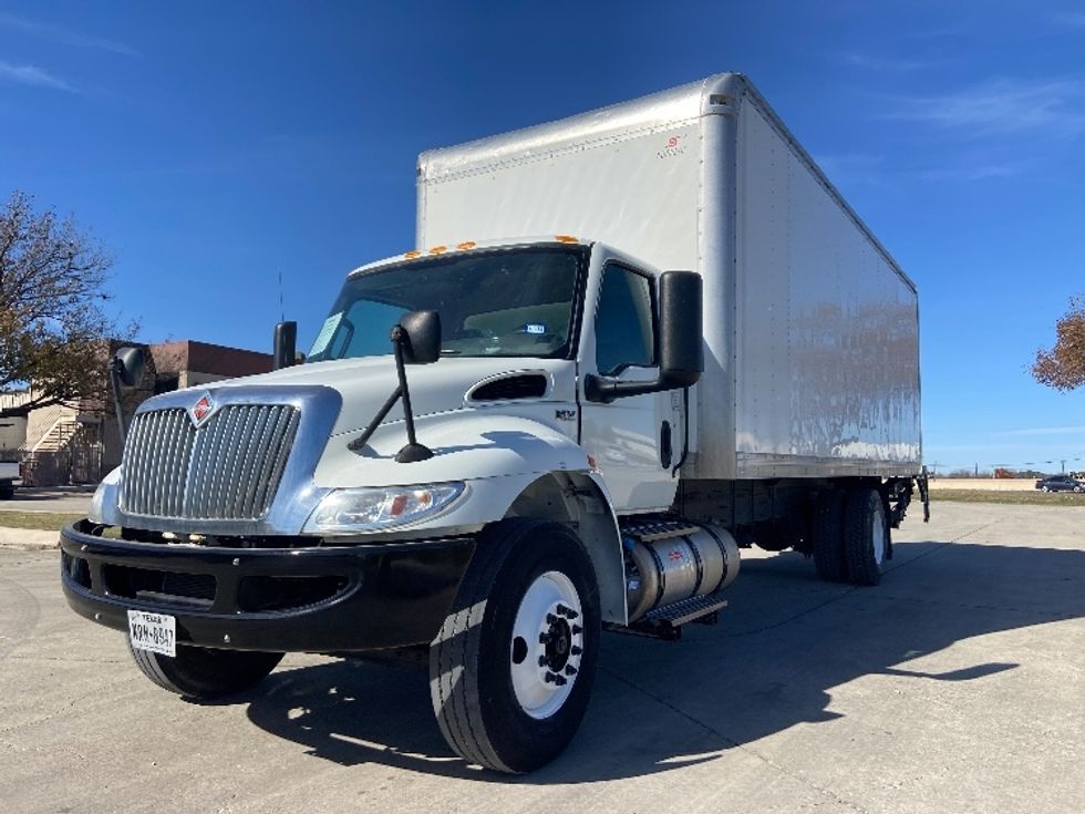 Medium Duty Box Truck-Light and Medium Duty Trucks-International-2021-MV607-San Antonio-TX-60,569\n\t\tmiles-$ 70,750 - Image 3