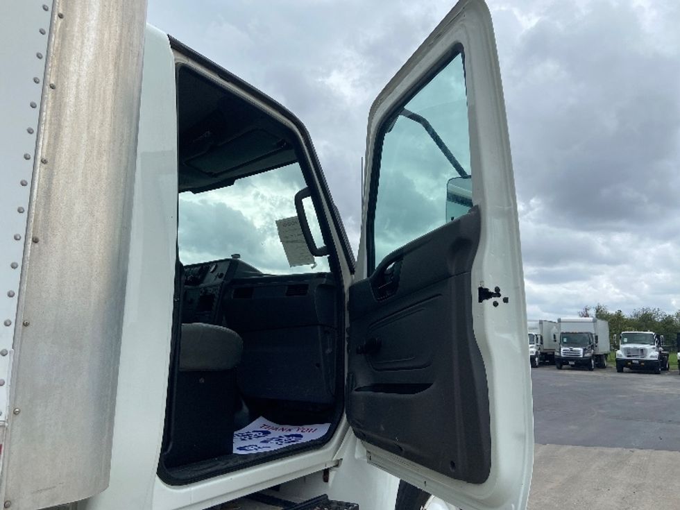 Medium Duty Box Truck-Light and Medium Duty Trucks-International-2021-MV607-San Antonio-TX-79,258\n\t\tmiles-$ 67,250 - Image 20