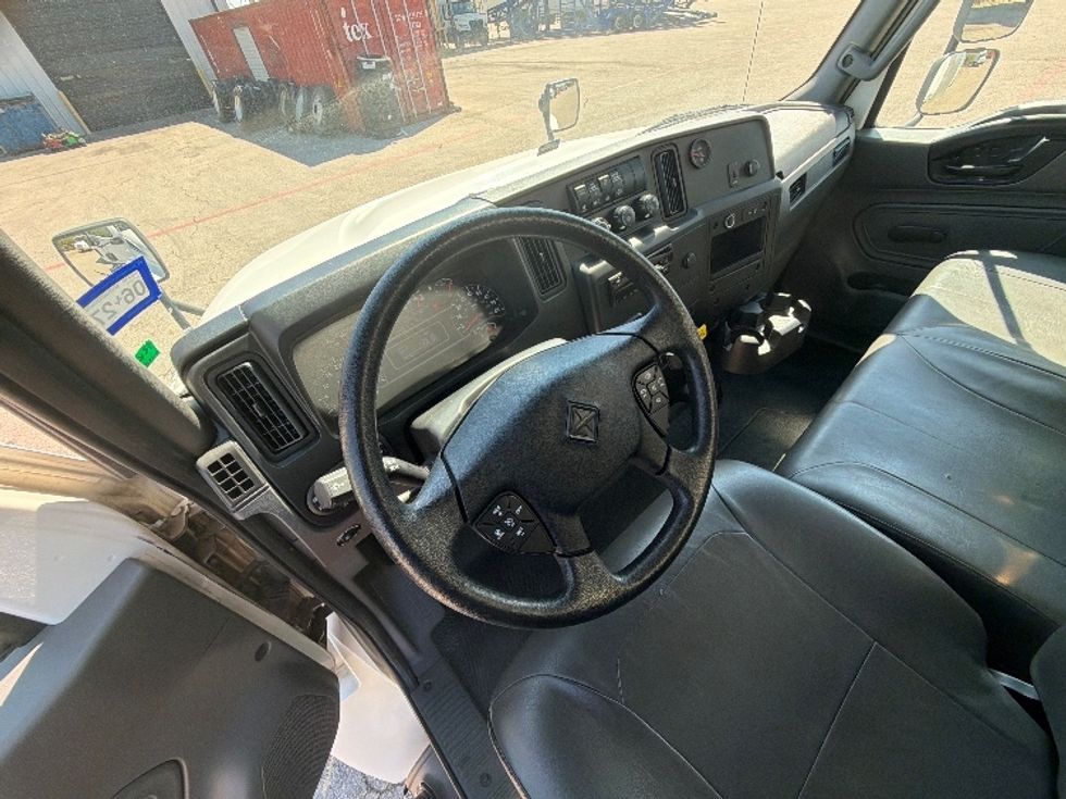 Medium Duty Box Truck-Light and Medium Duty Trucks-International-2021-MV607-San Antonio-TX-89,291\n\t\tmiles-$ 70,250 - Image 18