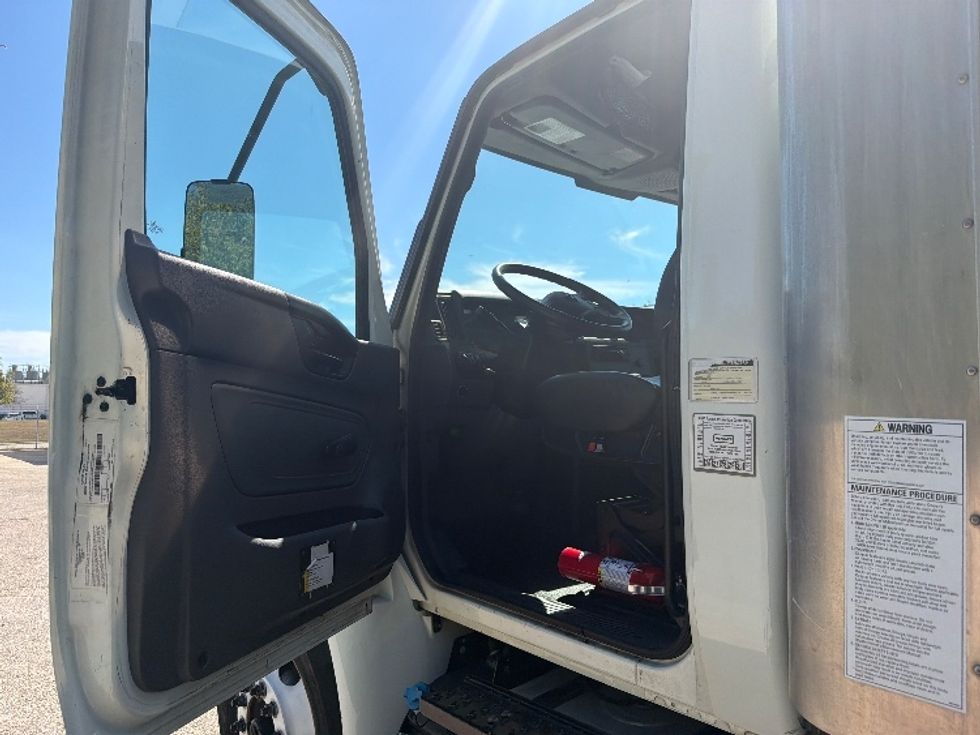 Medium Duty Box Truck-Light and Medium Duty Trucks-International-2021-MV607-San Antonio-TX-92,175\n\t\tmiles-$ 70,000 - Image 20