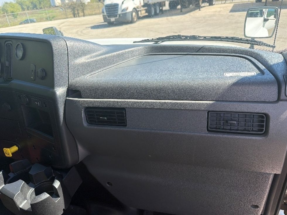 Medium Duty Box Truck-Light and Medium Duty Trucks-International-2021-MV607-San Antonio-TX-92,175\n\t\tmiles-$ 70,000 - Image 21