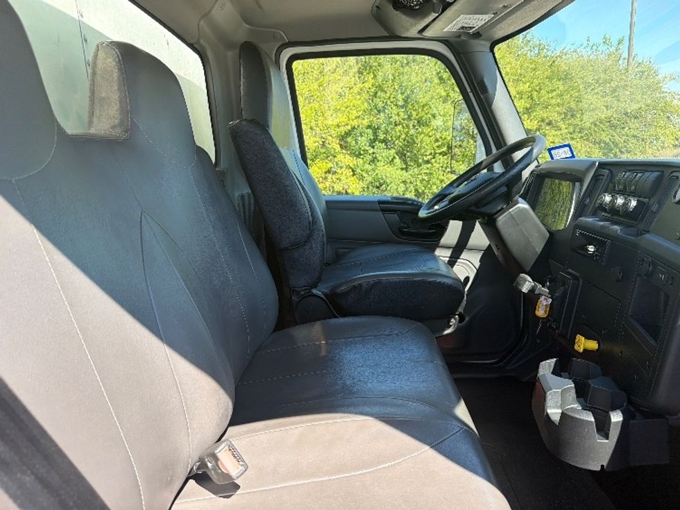 Medium Duty Box Truck-Light and Medium Duty Trucks-International-2021-MV607-San Antonio-TX-92,175\n\t\tmiles-$ 70,000 - Image 22