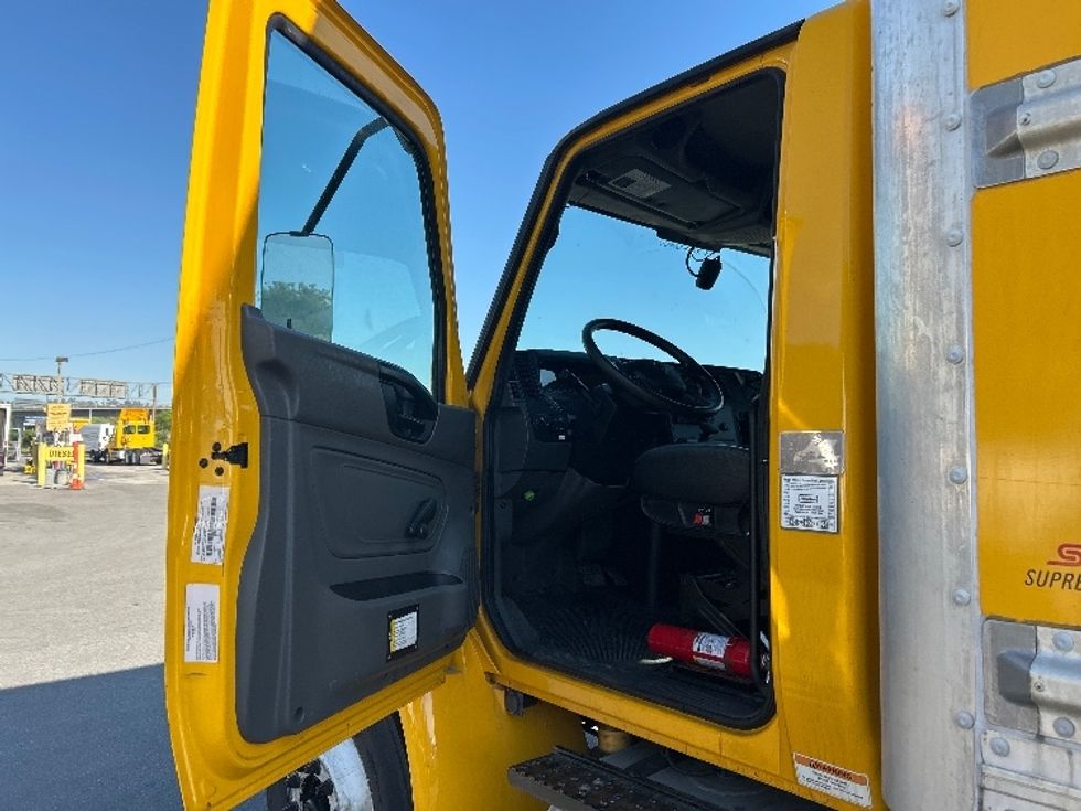 Medium Duty Box Truck-Light and Medium Duty Trucks-International-2021-MV607-San Diego-CA-160,220\n\t\tmiles-$ 49,250 - Image 15