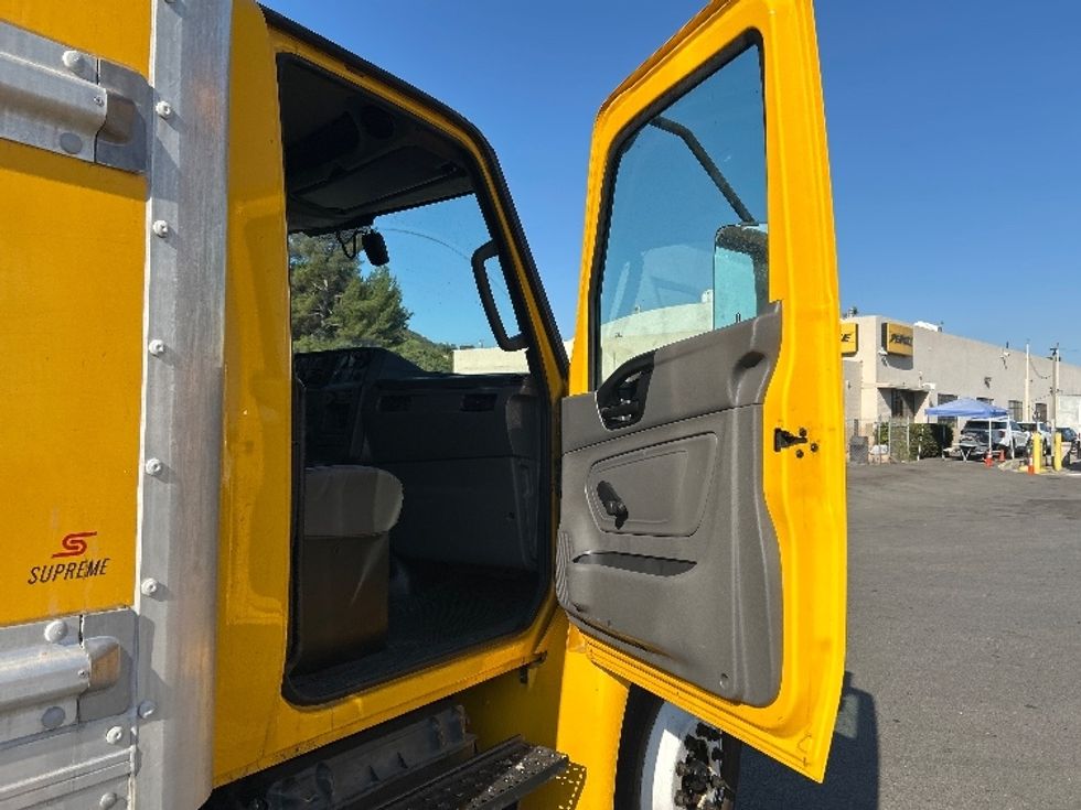 Medium Duty Box Truck-Light and Medium Duty Trucks-International-2021-MV607-San Diego-CA-160,220\n\t\tmiles-$ 49,250 - Image 19