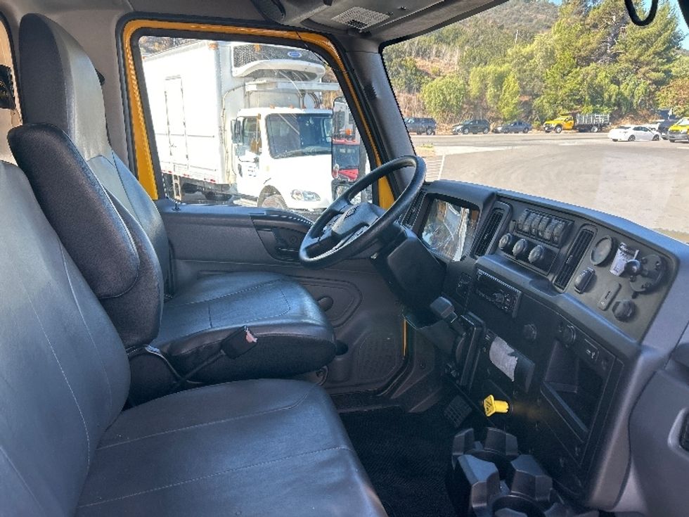 Medium Duty Box Truck-Light and Medium Duty Trucks-International-2021-MV607-San Diego-CA-160,220\n\t\tmiles-$ 49,250 - Image 21