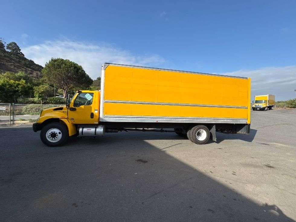 Medium Duty Box Truck-Light and Medium Duty Trucks-International-2021-MV607-San Diego-CA-160,220\n\t\tmiles-$ 49,250 - Image 4