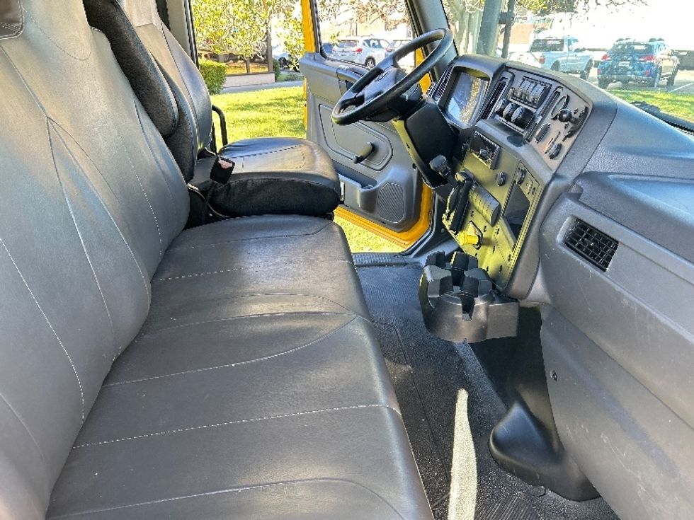 Medium Duty Box Truck-Light and Medium Duty Trucks-International-2021-MV607-San Diego-CA-249,083\n\t\tmiles-$ 32,750 - Image 22