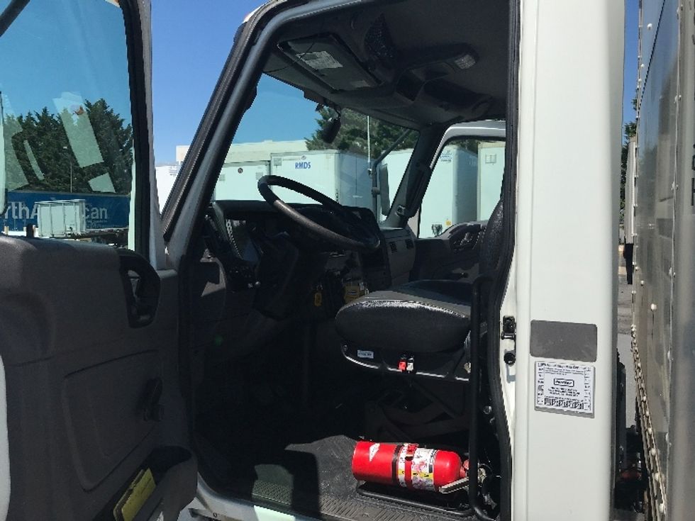 Medium Duty Box Truck-Light and Medium Duty Trucks-International-2021-MV607-Sandston-VA-221,132\n\t\tmiles-$ 52,500 - Image 16