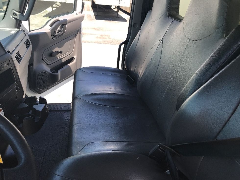 Medium Duty Box Truck-Light and Medium Duty Trucks-International-2021-MV607-Sandston-VA-221,132\n\t\tmiles-$ 52,500 - Image 19