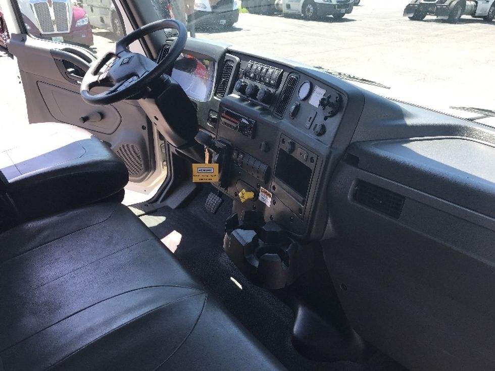 Medium Duty Box Truck-Light and Medium Duty Trucks-International-2021-MV607-Sandston-VA-221,132\n\t\tmiles-$ 52,500 - Image 22