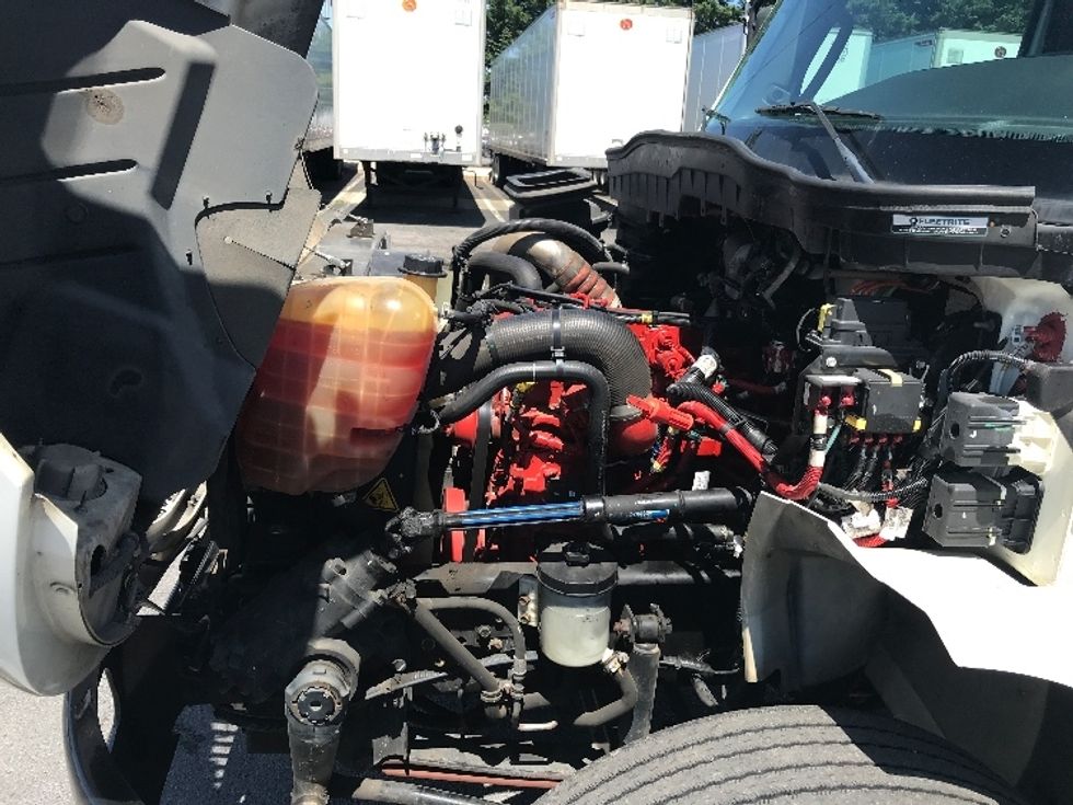 Medium Duty Box Truck-Light and Medium Duty Trucks-International-2021-MV607-Sandston-VA-221,132\n\t\tmiles-$ 52,500 - Image 24