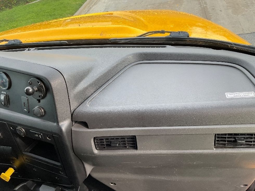 Medium Duty Box Truck-Light and Medium Duty Trucks-International-2021-MV607-Santa Ana-CA-173,224\n\t\tmiles-$ 40,500 - Image 21