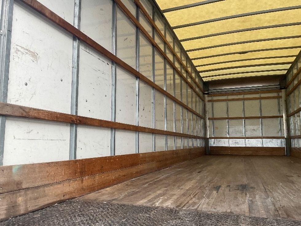 Medium Duty Box Truck-Light and Medium Duty Trucks-International-2021-MV607-Seattle-WA-184,812\n\t\tmiles-$ 44,750 - Image 11