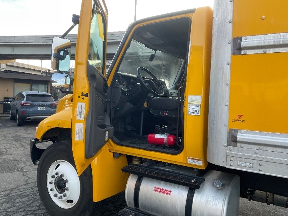 Medium Duty Box Truck-Light and Medium Duty Trucks-International-2021-MV607-Seattle-WA-184,812\n\t\tmiles-$ 44,750 - Image 16
