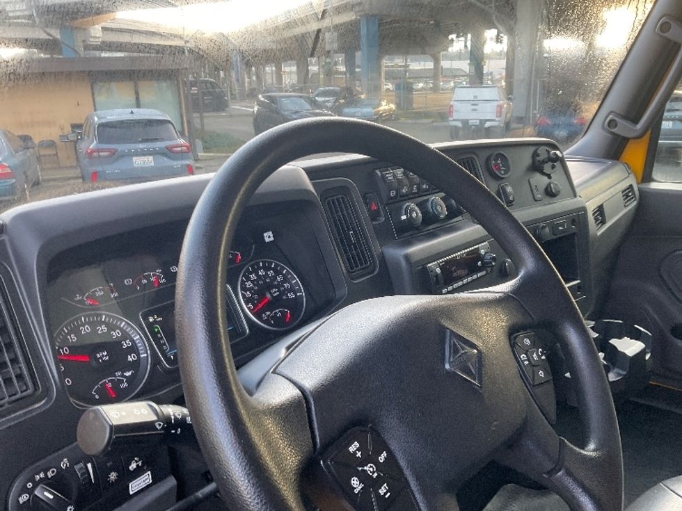 Medium Duty Box Truck-Light and Medium Duty Trucks-International-2021-MV607-Seattle-WA-184,812\n\t\tmiles-$ 44,750 - Image 17