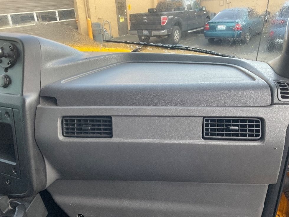 Medium Duty Box Truck-Light and Medium Duty Trucks-International-2021-MV607-Seattle-WA-184,812\n\t\tmiles-$ 44,750 - Image 20