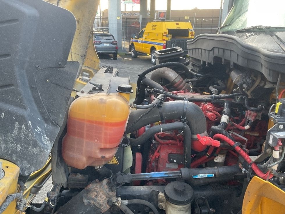 Medium Duty Box Truck-Light and Medium Duty Trucks-International-2021-MV607-Seattle-WA-184,812\n\t\tmiles-$ 44,750 - Image 22