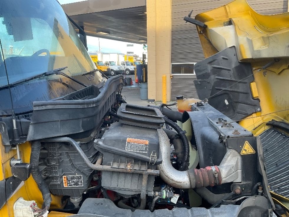 Medium Duty Box Truck-Light and Medium Duty Trucks-International-2021-MV607-Seattle-WA-184,812\n\t\tmiles-$ 44,750 - Image 23