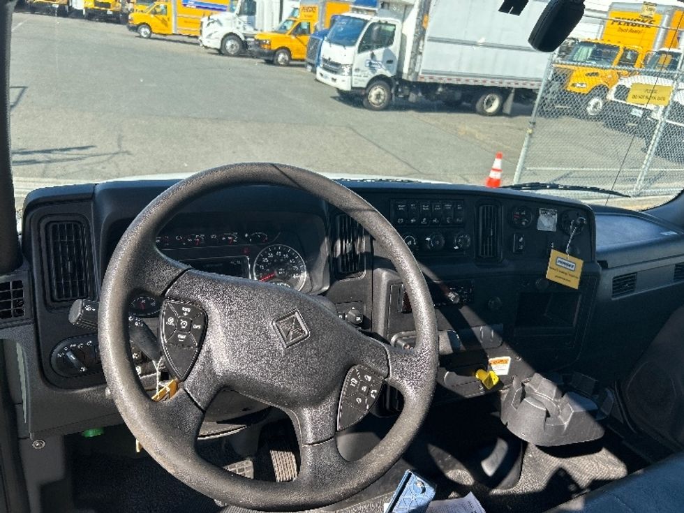Medium Duty Box Truck-Light and Medium Duty Trucks-International-2021-MV607-Seattle-WA-226,828\n\t\tmiles-$ 45,500 - Image 17