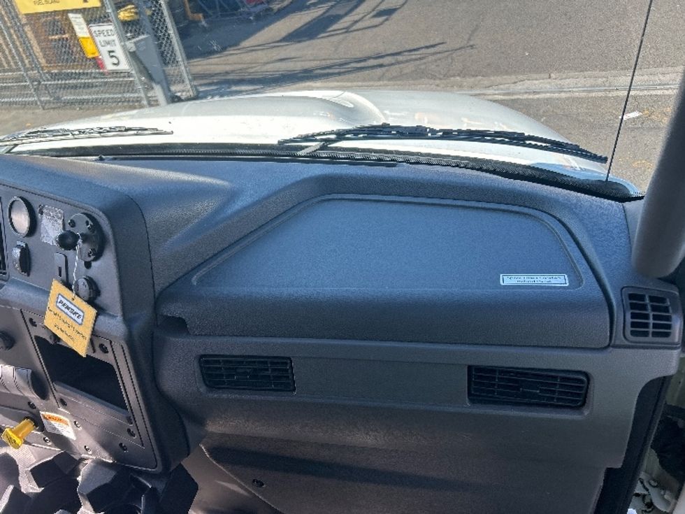 Medium Duty Box Truck-Light and Medium Duty Trucks-International-2021-MV607-Seattle-WA-226,828\n\t\tmiles-$ 45,500 - Image 20