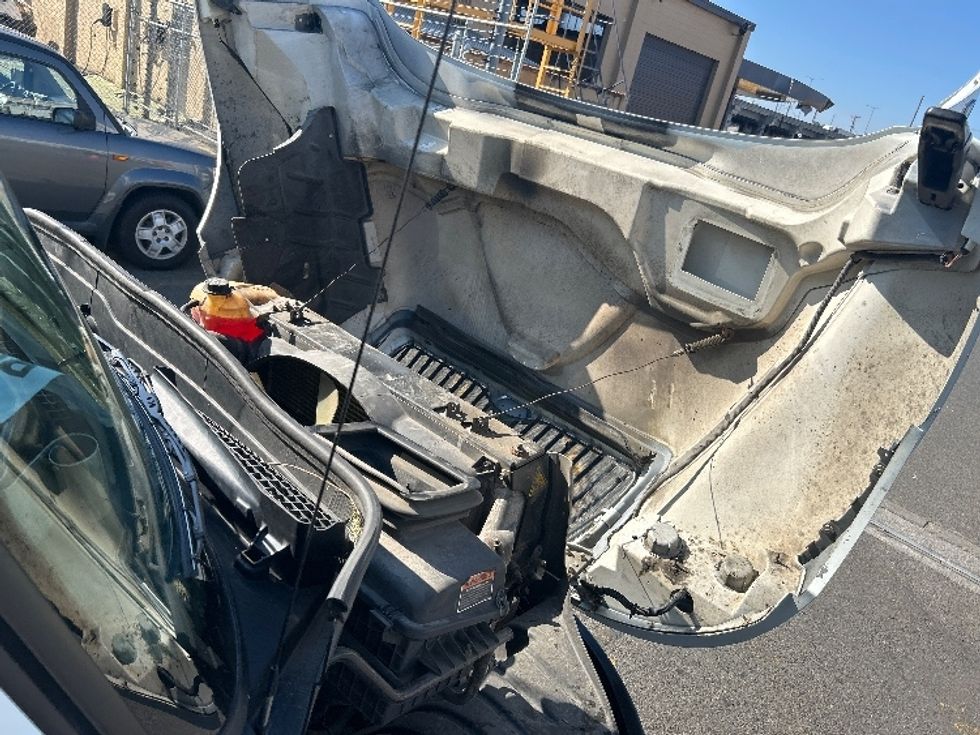 Medium Duty Box Truck-Light and Medium Duty Trucks-International-2021-MV607-Seattle-WA-226,828\n\t\tmiles-$ 45,500 - Image 22