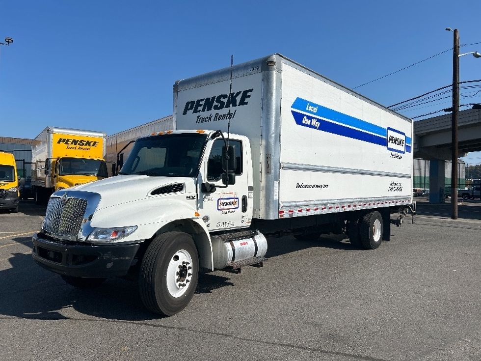 Medium Duty Box Truck-Light and Medium Duty Trucks-International-2021-MV607-Seattle-WA-226,828\n\t\tmiles-$ 45,500 - Image 3