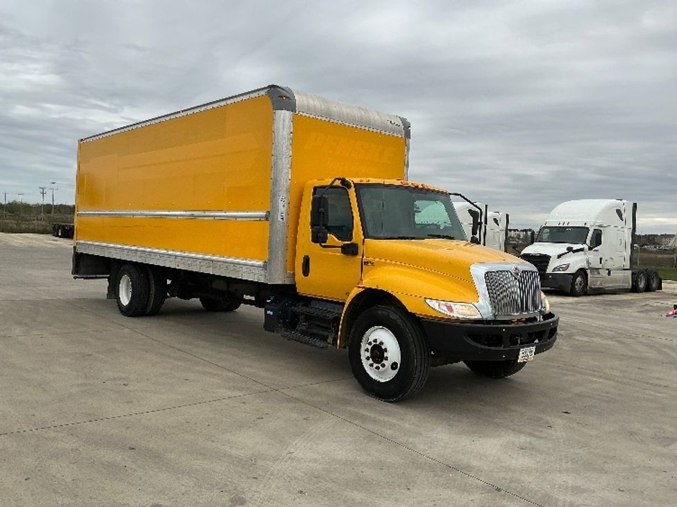 Medium Duty Box Truck-Light and Medium Duty Trucks-International-2021-MV607-Selma-TX-205,072\n\t\tmiles-$ 41,500 - Image 1