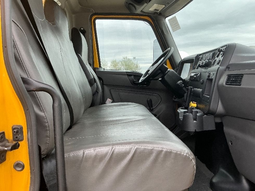 Medium Duty Box Truck-Light and Medium Duty Trucks-International-2021-MV607-Selma-TX-205,072\n\t\tmiles-$ 41,500 - Image 21