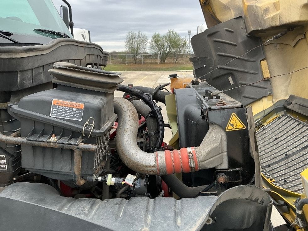 Medium Duty Box Truck-Light and Medium Duty Trucks-International-2021-MV607-Selma-TX-205,072\n\t\tmiles-$ 41,500 - Image 22